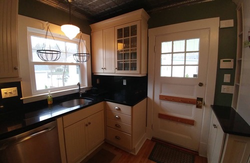 Ogunquit Ski Chalet | Craftsman's Charm - Short walk everywhere - Great Fall and Spring Rates