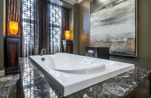 Downtown Buffalo Hotel | Curtiss Hotel, an Ascend Collection Hotel
