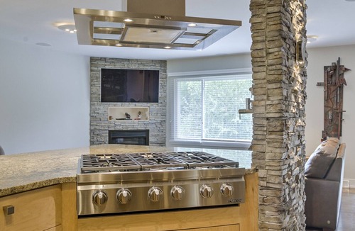 West Omaha House | CWS DATES AVAILABLE! EXECUTIVE SUITE-CHEF'S KITCHEN, AMAZING LOCATION & COZY