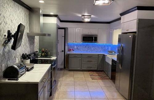 Tunkhannock Township House | Deck house with pool and outdoor hot tub