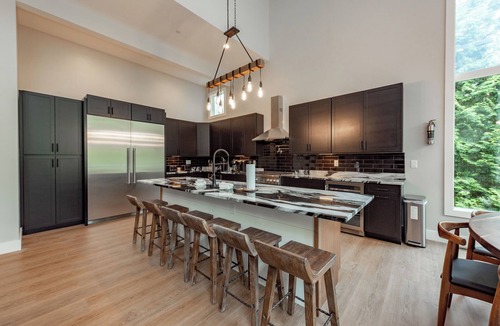 McHenry House | Dog Friendly Lakefront Escape w/20 Bedrooms & Pool