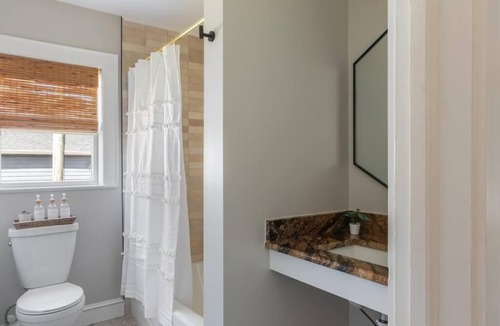 Durham House | Downtown Durham Oasis