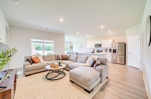 Broken Arrow Cottage | Family Home w/Large Yard & Patio in Broken Arrow!