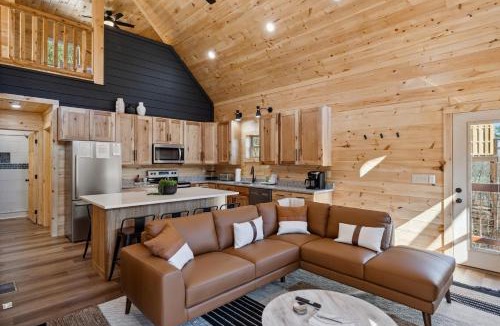 Sevierville House | Fawn Hill Hideaway Stunning views Perfect escape