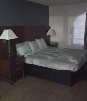 Jackson Apartment | Gated King Bed Studio with Kitchenette Room 225