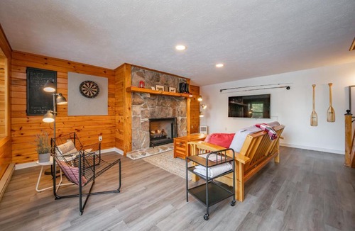 McHenry House | Ginseng Getaway