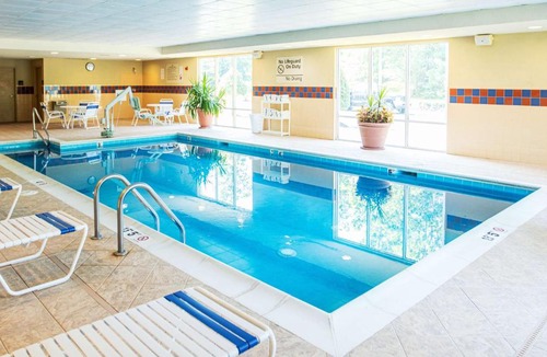Ware Hotel | Hampton Inn Gloucester