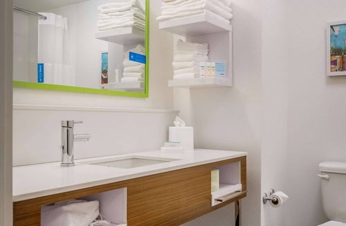 Fort Lee - Paramus Hotel | Hampton Inn Paramus