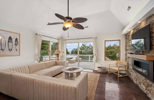 Whalehead Beach House | Harbor View: Spacious Corolla Getaway by Rather Be Properties