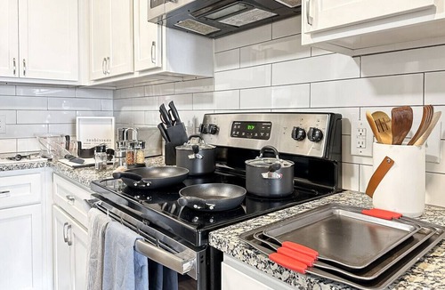 Cornelius Apartment | Herons Cove, Elevator, 4th Floor Views, Gym, Pool