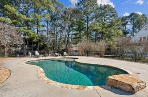 Grayson House | Hidden Gem with pool