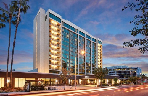 Pasadena Hotel | Hilton Pasadena