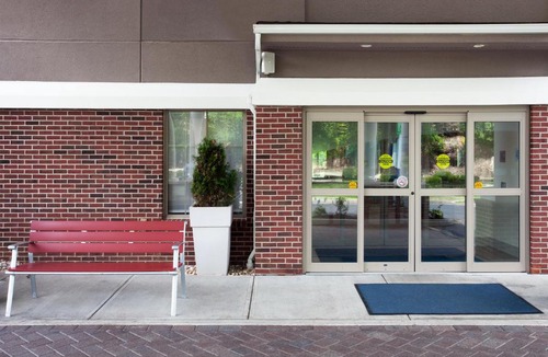 Haskell Hotel | Holiday Inn Express Haskell-Wayne Area by IHG