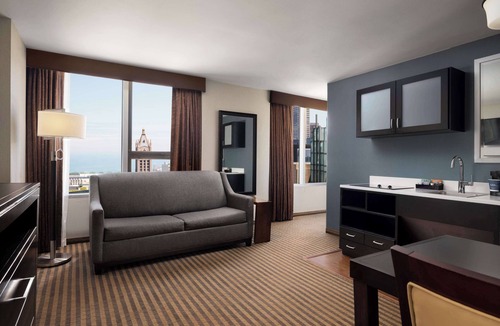Streeterville Hotel | Homewood Suites by Hilton Chicago Downtown/Magnificent Mile
