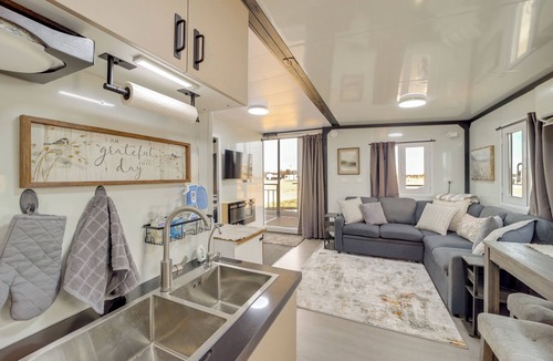 Nowata Cabin | Hunt, Fish & Explore! Tiny Home Near Oologah WMA