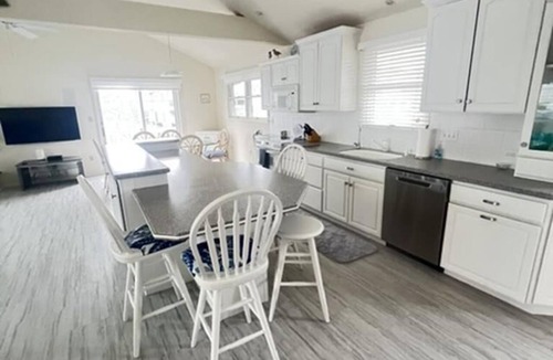Avalon House | Immaculate upside down style home close to a wide beach!