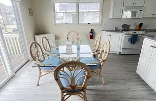 Avalon House | Immaculate upside down style home close to a wide beach!