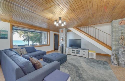 Hoyt House | Lakefront Eufaula Escape w/Dock + Private Beach!