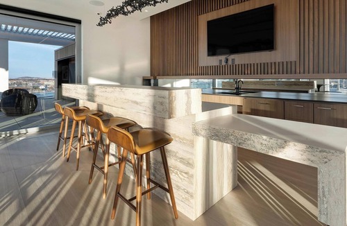 Washington Apartment | Landing | Modern Studio, Gym, Rooftop Lounge