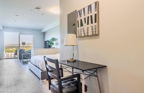 Ithaca Apartment | Landing | Stylish Studio, Gym
