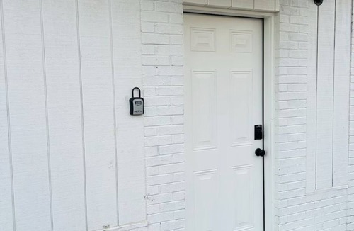 Goldsboro Apartment | Madison gate studio