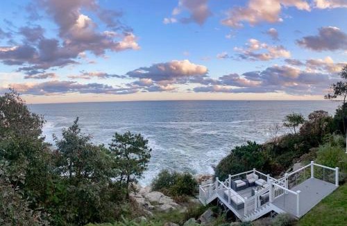 Gloucester House | Magnolia Tides