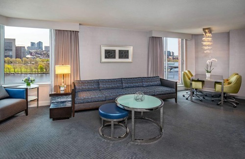 East Cambridge Hotel | Make Your Trip More Enjoyable! w/Indoor Pool, Pets are Allowed Here!