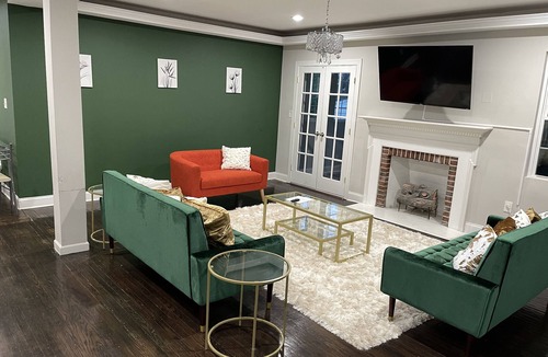 Ashburton House | MASSIVE BEAUTIFUL 5 BEDROOM ESTATE, With FREE PARKING