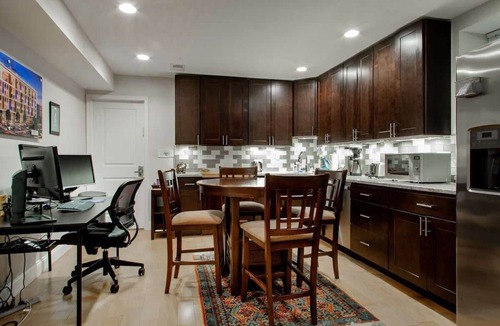 Stanton Park House | Modern 2BR Apartment Near Union Station DC