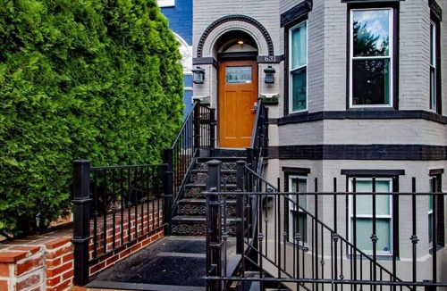 Stanton Park House | Modern 2BR Apartment Near Union Station DC