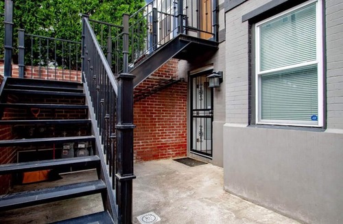 Stanton Park House | Modern 2BR Apartment Near Union Station DC