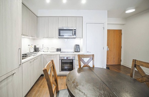 Thornhill Apartment | Modern Toronto Condo (Easy Downtown Access)