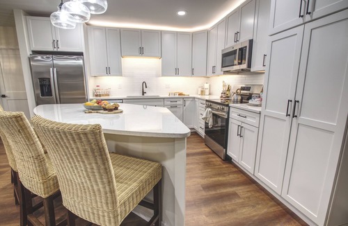 Seven Devils House | New Home! Lower level flat, Sleeps 15, Game Room, Epic Mountain Views