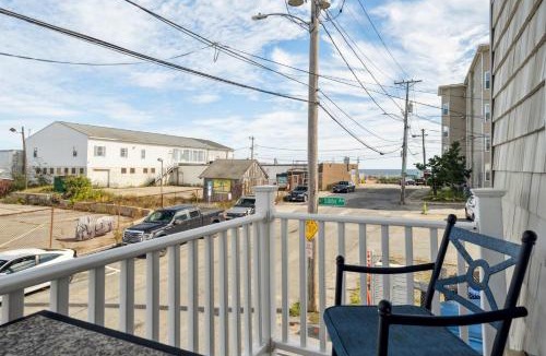 Salisbury Beach House | Ocean Hideaway Rooftop Deck Fireplace