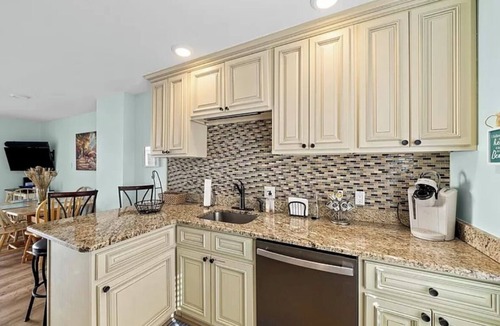 Stone Harbor Condo | ONLY 2 WEEKS LEFT 3 BR 2 full Bath CONDO WITH POOL