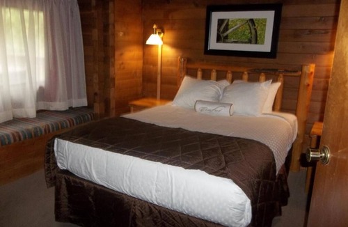 Kohls Ranch Cabin | Payson | Efficient Cabin Stay | Pool + Hot Tub
