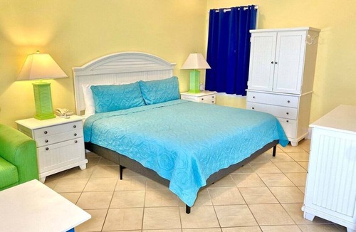 Atlantic Beach Hotel | Pet-friendly, 3 Blocks to Beach, Pool, #502