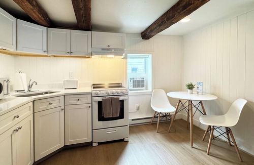 Reeders House | Poconos Rustic 1BR in the Poconos on Private Resort