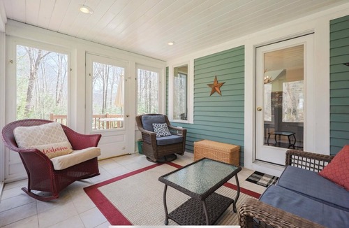 Bartlett House | Private, Spacious, Mountain Retreat on the Ridge
