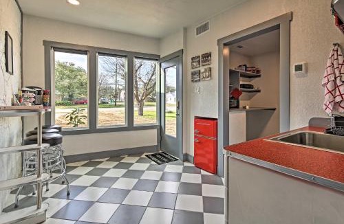 Blanco House | Retro Updated Blanco Abode - Steps to Main Street!