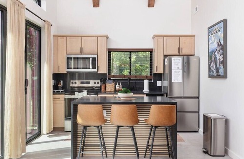 Shenandoah House | River Run - Riverfront+Pickleball+Hot Tub+Sauna