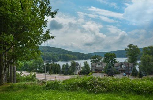 McHenry House | Rock Lodge