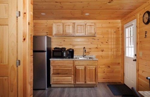 Bethlehem Ski Chalet | Rustic Cedar Suite White Mountains Retreat