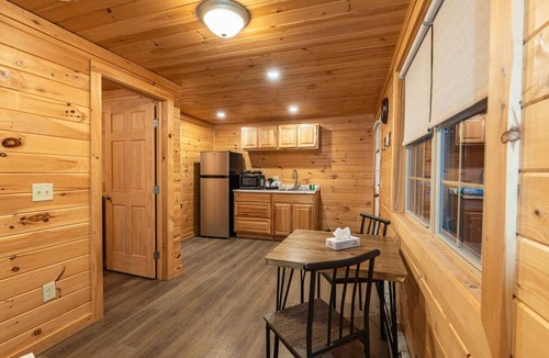 Bethlehem Ski Chalet | Rustic Cedar Suite White Mountains Retreat