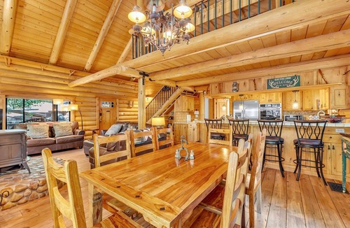 Idyllwild House | "Rustic Elegance - A Woodland Escape"