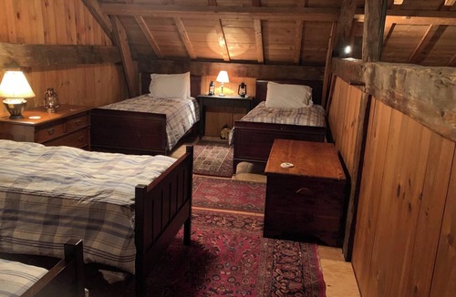 Wolfeboro House | Rustic Loft Barn that sleeps 5, close to downtown Wolfeboro