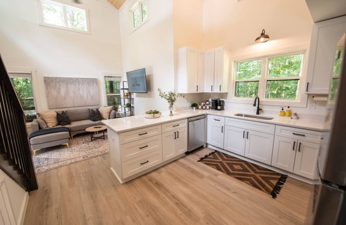 Monteagle House | Sewanee, Caverns,Waterfalls, Hike : Basecamp Tiny