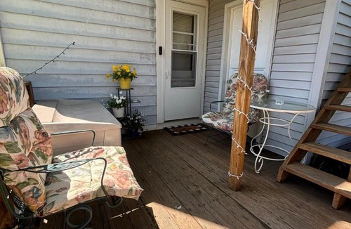 Youngstown Apartment | Simple Stay