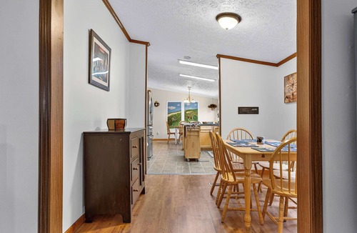 Cabins Cabin | Single-level, River Access, Fire Pit & Game Room