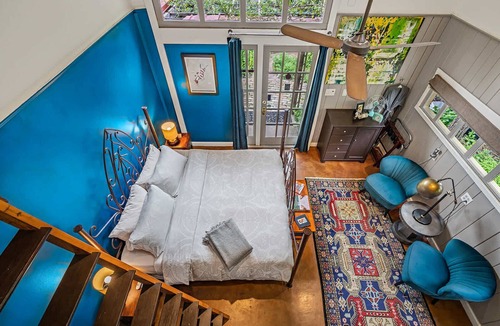 Travis Heights Bed & Breakfast | SoCo District, Pool - Carriage House, Park Lane